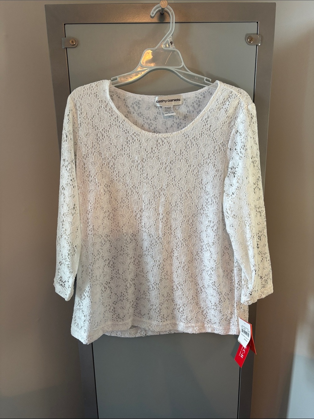 Cathy Daniels White Lace Scoop-Neck Top women’s Medium